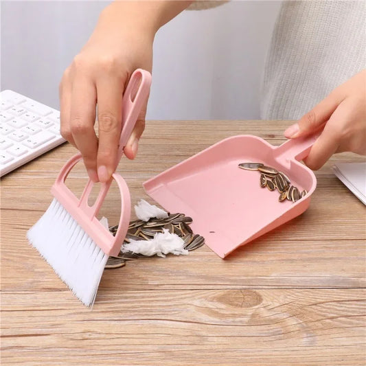 Mini Pet Cleaning Set - Small Broom & Dustpan for Hamster, Cat & Small Animals - Deribla Store