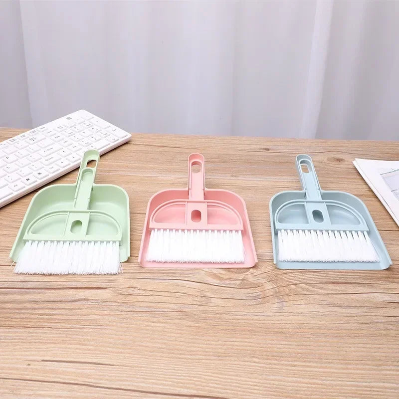 Mini Pet Cleaning Set - Small Broom & Dustpan for Hamster, Cat & Small Animals - Deribla Store
