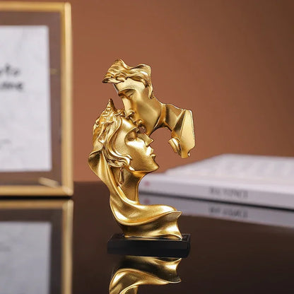 Mini Resin Lovers Statue Figurine Kissing Posture Model Craft Sculpture