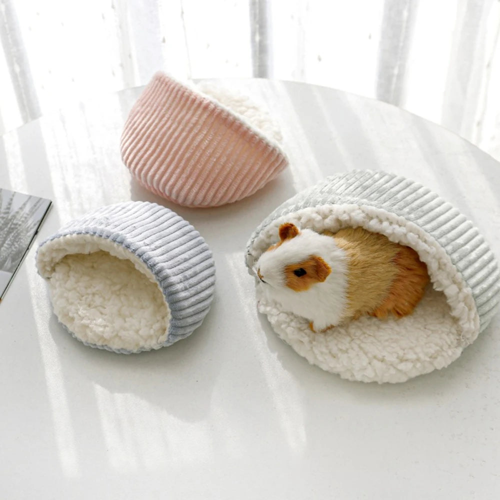 Cozy Fleece Bed Mat for Small Pets - Round Nest for Hamster, Hedgehog & Rabbit - Deribla Store